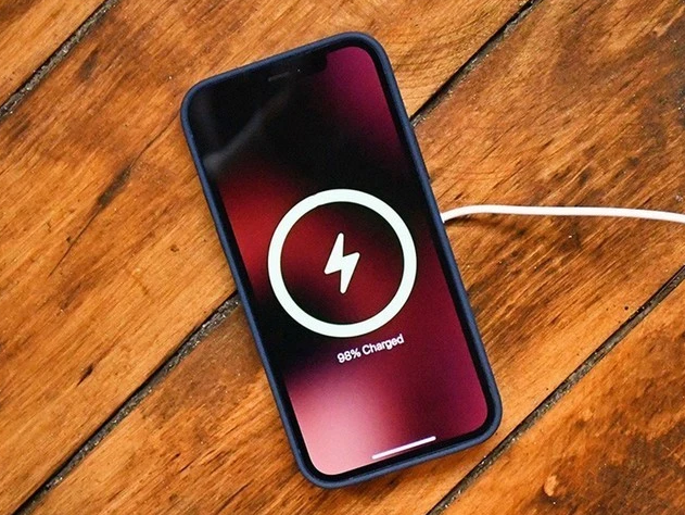 平定苹果手机维修分享iPhone 12可以随便充电吗 
